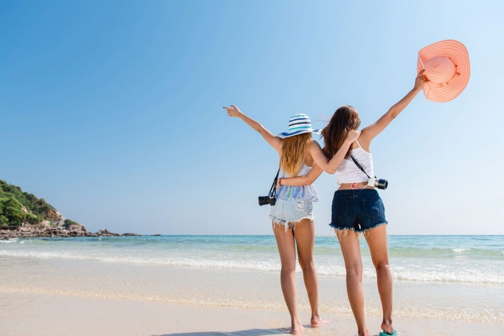 Enjoying Traveler’s Fleeting Moments with a Guide