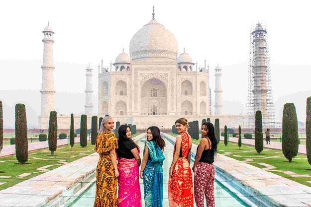 Looking for a perfect hangout? Plan your trip to Agra with us