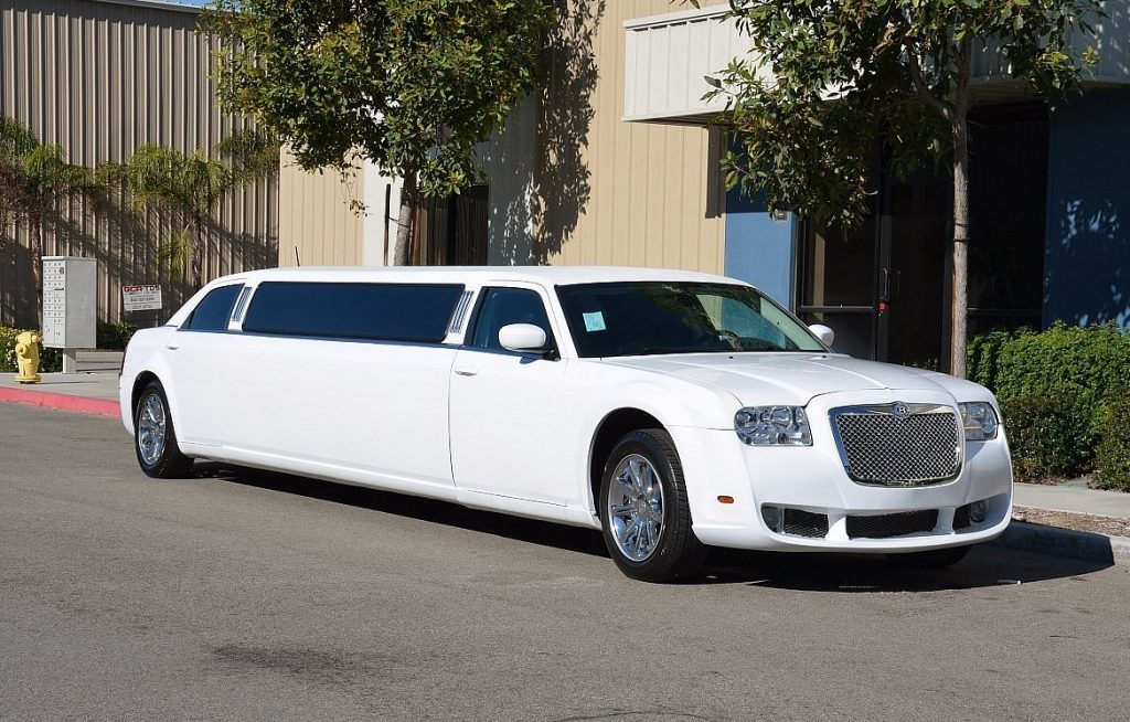 Five Advantages of Hiring a Limo Service This cape could be the answer