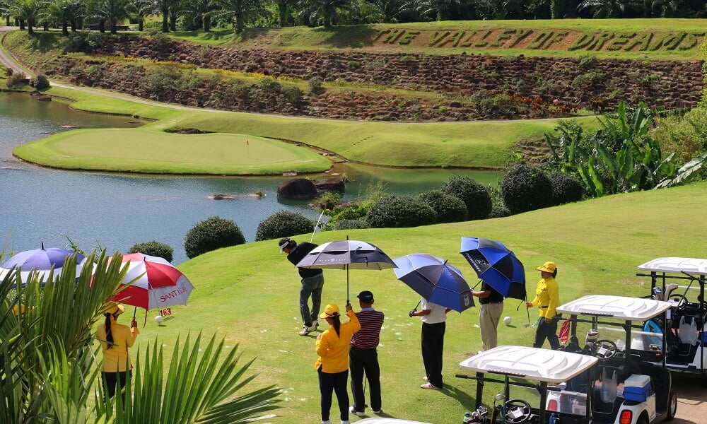 Premium Golf Amenities Enhancing Comfort Convenience and Player Satisfaction