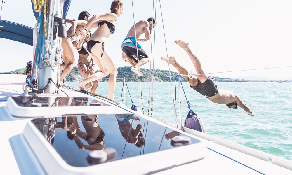 Why Public Tiki Boat Cruises Are Great for Couples, Friends, & Small Groups